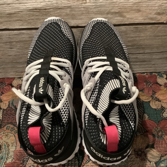 🤡BOGO🤡 ADIDAS Tubular Nova Primeknit in Black & White - Mens 7 EU40 - Picture 11 of 12